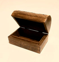 Load image into Gallery viewer, Wooden Box With Elephants Medium Size 19x11x11cm Mango Wood Gift Box Jewellery Box Personal Treasure wooden Box or Storage Box Dome Shape